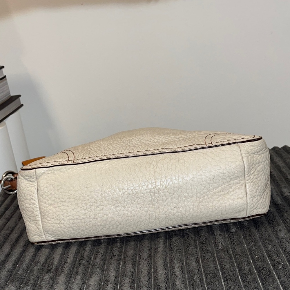 Authentic COACH chelsea bag in taupe - Picture 6 of 12